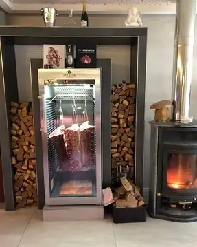 62608646_2316744265204651_2596321507042650657_n Шкаф для вызревания мяса Dry Ager DX 1001